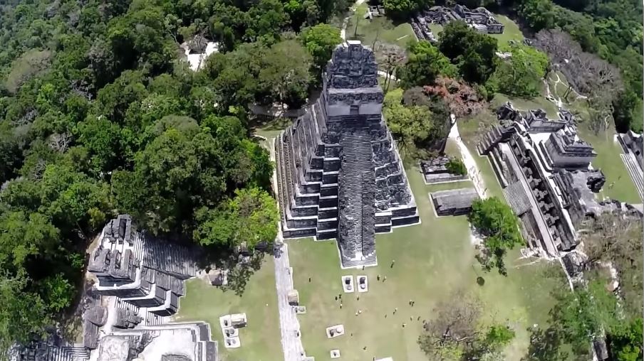 Visita Tikal y Uaxactún